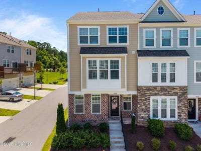 /international/us/826-winter-meadow-drive-wake-forest-nc-110100590681/