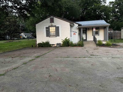 /international/us/1406-n-washington-forrest-city-ar-110108685340/