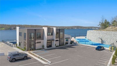 /international/us/100-blue-heron-hill-lake-ozark-mo-110107355175/