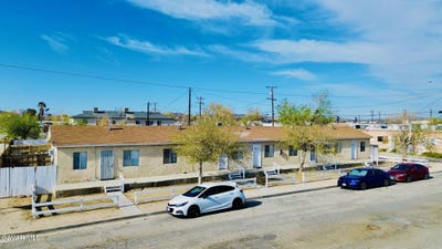 /international/us/1857-elm-street-rosamond-ca-110108233020/