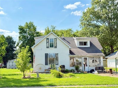 /international/us/402-s-east-street-new-athens-il-110101362186/