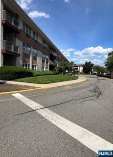 /international/us/1111-river-road-edgewater-nj-110108474289/