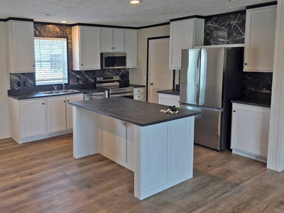 /international/us/781-west-walcott-road-walcott-ia-110108541323/