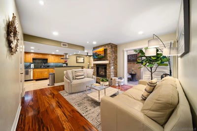 /international/us/886-felspar-st-san-diego-ca-110105109485/