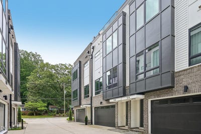 /international/us/516-edgecreek-court-raleigh-nc-110103495942/