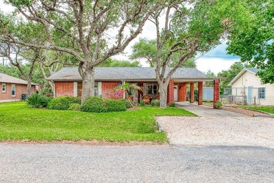 /international/us/125-cenizo-st-rockport-tx-110107711848/