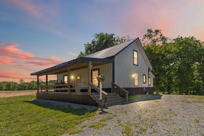 /international/us/8247-s-highway-379-jamestown-ky-110108059482/