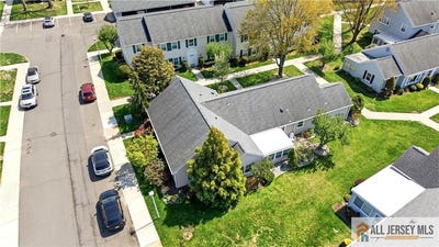 /international/us/272-middlebury-lane-monroe-nj-110107388762/