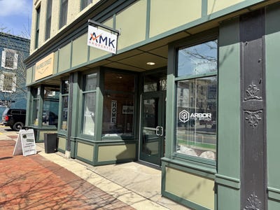 /international/us/103-e-maumee-street-adrian-mi-110107386894/