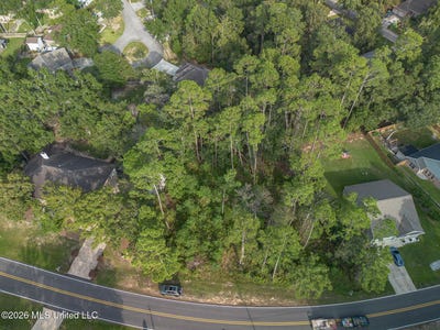 /international/us/84128-bayou-drive-diamondhead-ms-110120070567/