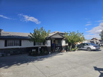 /international/us/11313-e-avenue-r8-littlerock-ca-110110253460/
