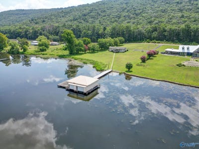 /international/us/3195-county-road-67-scottsboro-al-110101303219/