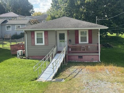 /international/us/217-bibb-avenue-beckley-wv-110120612734/