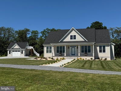 /international/us/215-forrest-drive-luray-va-110106099564/