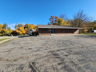 /international/us/1405-cesar-e-chavez-avenue-lansing-mi-110105089838/