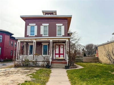 /international/us/363-lake-avenue-rochester-ny-110106695729/