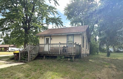 /international/us/3037-collins-street-rockford-il-110108446627/