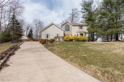 /international/us/38021-dodds-hill-drive-willoughby-hills-oh-110098161629/