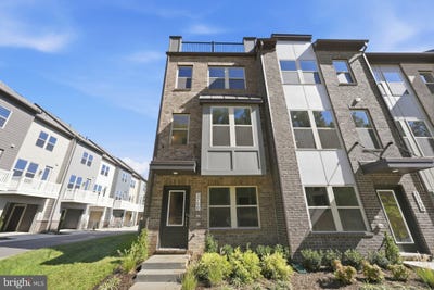 /international/us/3760-district-drive-woodbridge-va-110120687160/