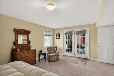 /international/us/303-fairwinds-court-forest-va-110120898641/