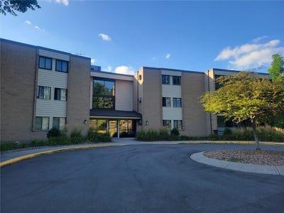 /international/us/11160-anderson-lakes-parkway-eden-prairie-mn-110101953306/