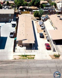 /international/us/942-948-e-g-st-brawley-ca-110108769597/