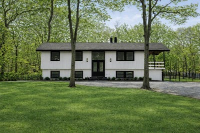 /international/us/105-old-riverhead-road-west-hampton-bays-ny-110107226231/
