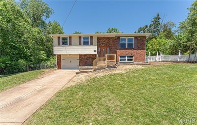 /international/us/5937-spur-drive-house-springs-mo-110099828644/