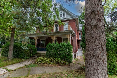 /international/us/385-n-2nd-street-platteville-wi-110110301019/