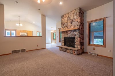 /international/us/102-aquila-ct-n-eagle-river-wi-110109752528/