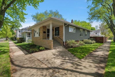 /international/us/1017-court-street-st-joseph-mi-110107715917/