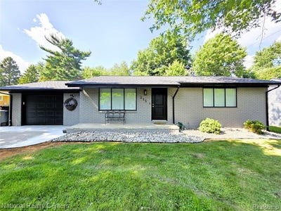 /international/us/215-almont-avenue-almont-mi-110101190631/