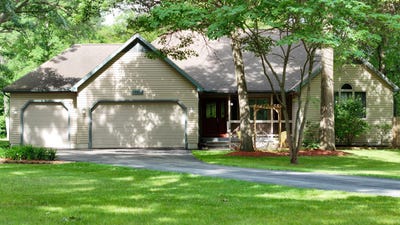 /international/us/23568-bohn-road-belleville-mi-110108964063/