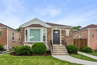 /international/us/7254-n-osceola-avenue-chicago-il-110108474658/
