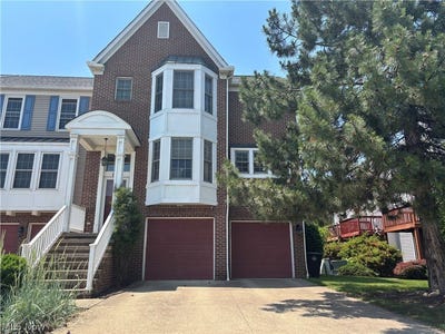/international/us/1944-e-82nd-street-cleveland-oh-110107241510/