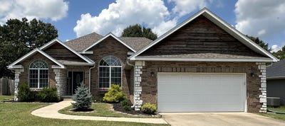 /international/us/824-n-vermillion-drive-strafford-mo-110100446467/?lang=en