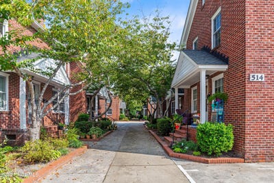 /international/us/514-broad-street-new-bern-nc-110105345454/