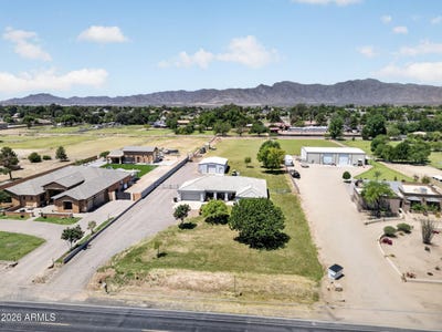 /international/us/6832-n-citrus-road-waddell-az-110107880704/