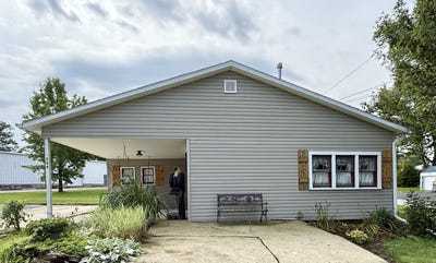 /international/us/244-e-warden-street-russells-point-oh-110110125131/