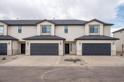 /international/us/51-s-4375-w-cedar-city-ut-110107517096/
