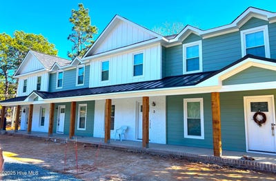 /international/us/209-bonnie-brook-road-aberdeen-nc-110104496252/