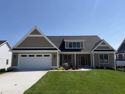 /international/us/219-vineyard-ridge-drive-traverse-city-mi-110109803011/