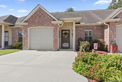 /international/us/10633-florida-blvd-walker-la-110120516732/