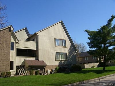 /international/us/42364-lochmoor-street-clinton-twp-mi-110107666612/