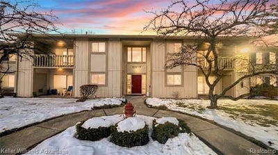 /international/us/27915-berrywood-lane-farmington-hills-mi-110104876139/