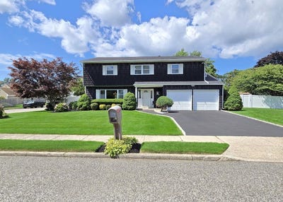 /international/us/45-morton-street-port-jefferson-station-ny-110101245617/