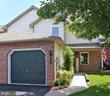 /international/us/411-omicron-place-wernersville-pa-110108395612/