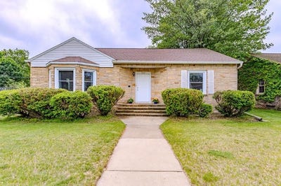 /international/us/703-kent-street-wausau-wi-110108715451/