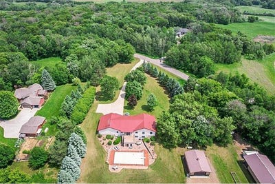 /international/us/22803-grove-wood-lane-rockville-mn-110100069109/