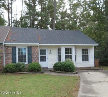 /international/us/1922-greenstone-court-midway-park-nc-110097162710/